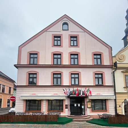 Hotel Bravo Ческа-Тршебова Экстерьер фото
