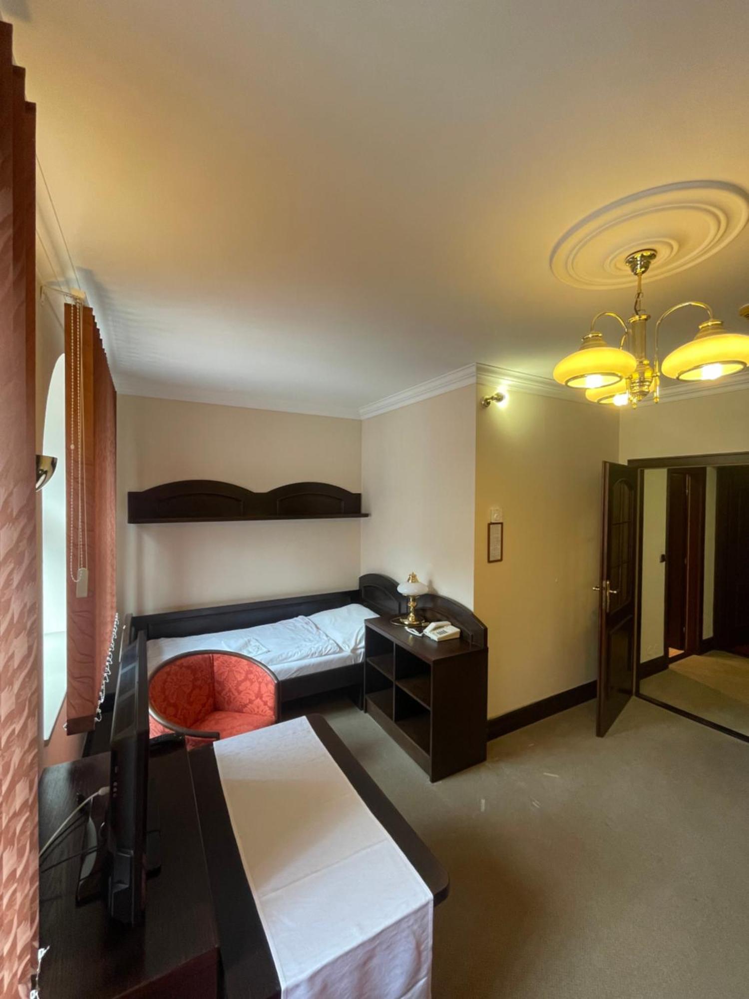 Hotel Bravo Ческа-Тршебова Экстерьер фото