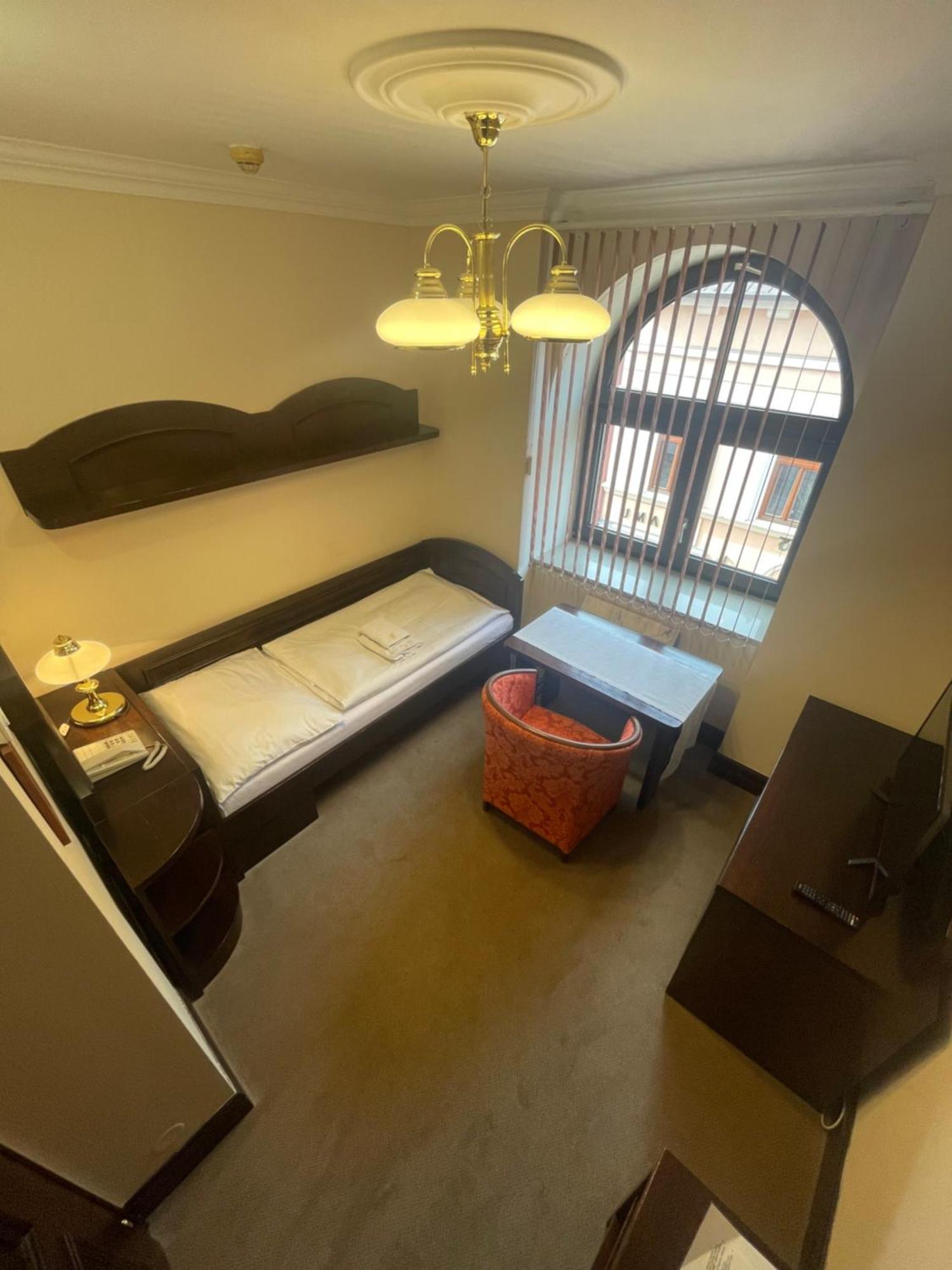 Hotel Bravo Ческа-Тршебова Экстерьер фото