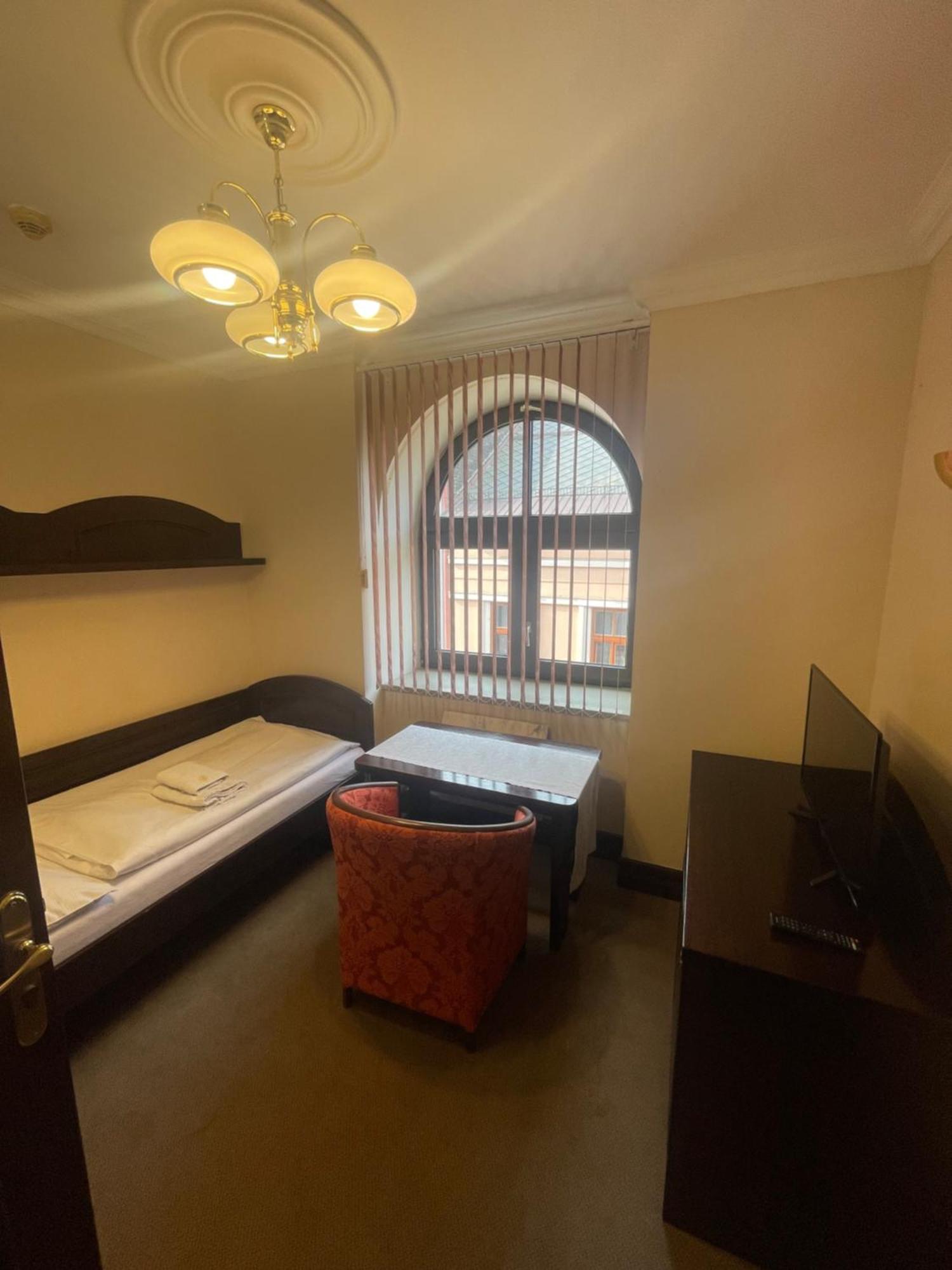 Hotel Bravo Ческа-Тршебова Экстерьер фото