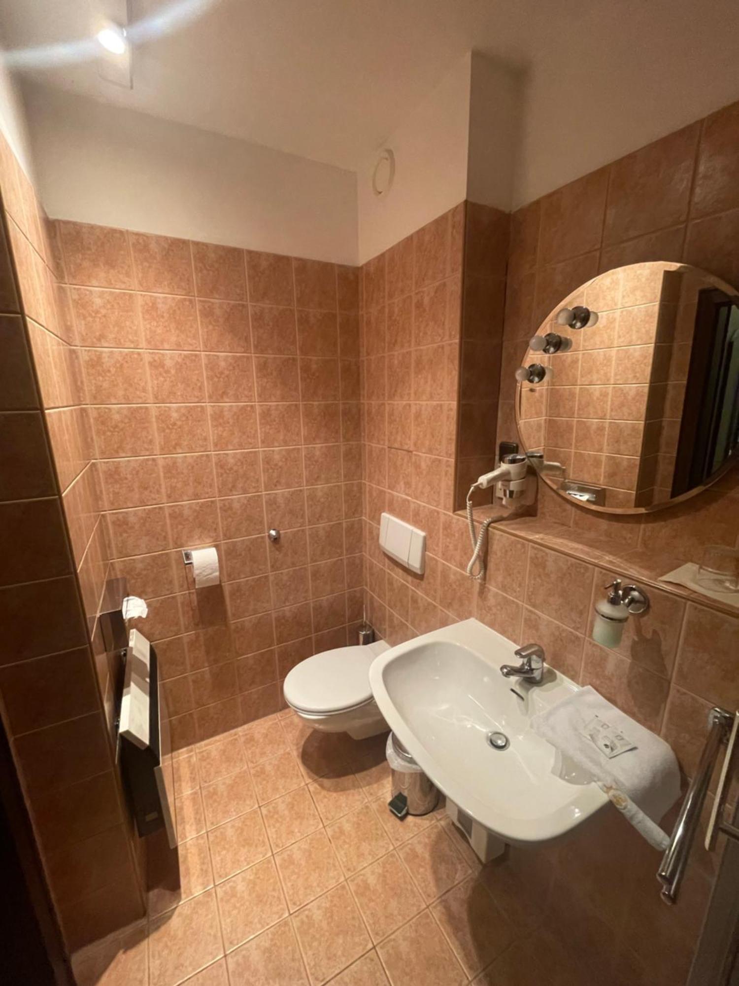Hotel Bravo Ческа-Тршебова Экстерьер фото